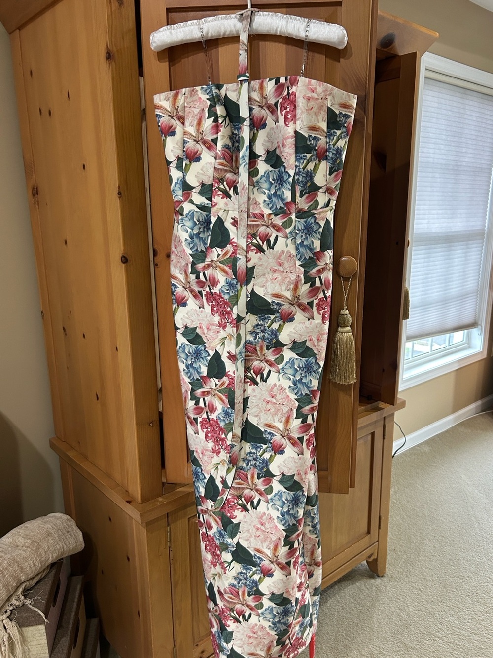 NWT Sachin and Babi Sabine pink blue green floral gown. Size 6